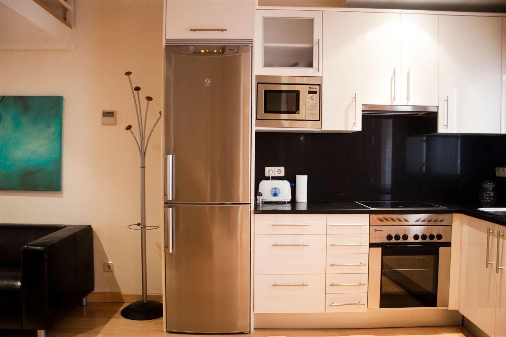พาลาฟ็อกซ์ เซ็นทรัล สวีทส์ Apartment มาดริด ภายนอก รูปภาพ